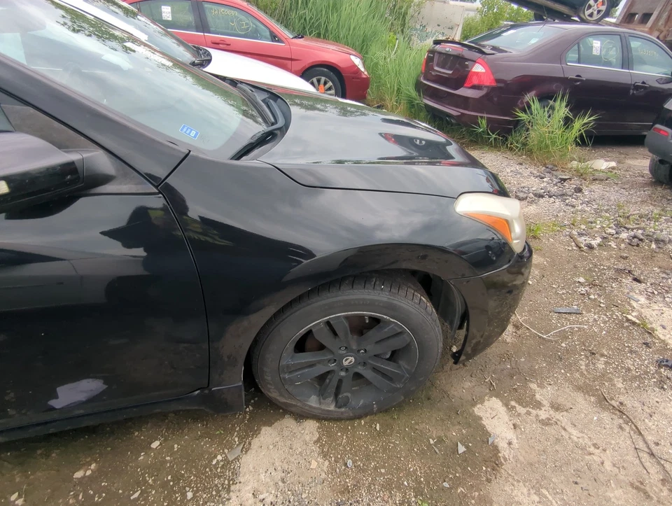 2008-2013 Nissan Altima Passenger Fender YRDQQ - Image 1 of 1