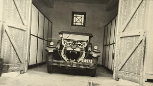 Antique 1920's Tiger Balm Medicine Advertising Car 7x5 Photo - Picture 1 of 4