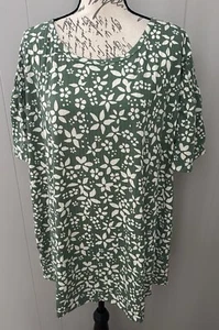 NEW RELEASE Lularoe Stephanie Smocked Sleeve Shirt Top Size 3XL Green Flower - Picture 1 of 5