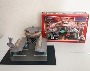 Mattel Disney Pixar Cars FLO'S V8 CAFÉ PLAYSET con luz y embalaje original - Imagen 1 de 6