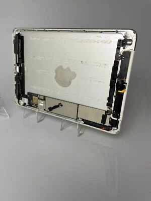 Apple iPad Mini 3rd Gen 16GB Cellular Silver (Minor Fault Item) - Ref1034 - Image 1 of 4