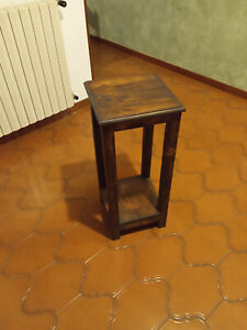 tavolino porta vasi,porta lampada in legno di abete color noce e rifinito a cera