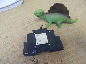 Eaton Heinemann DM1S-G3-A0015-02E 15A 250V Circuit Breaker *FREE SHIPPING* - Picture 1 of 7