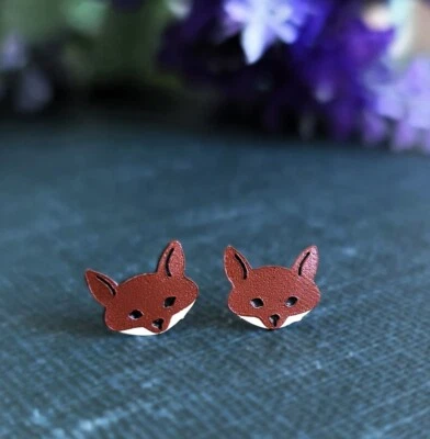 Aretes pequeños con poste de cabeza de zorro marrón oscuro Sienna Sky hechos a mano lindo regalo divertido Foto 1 de 4