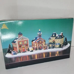 Trim A Home Premium Holiday Memories Town Christmas Village City Hall Train - Picture 1 of 5