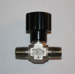 Válvula de vástago integral de capó no giratorio 1/4 MNPT 316ss Whitey Swagelok SS-14DKM4 - Imagen 1 de 4