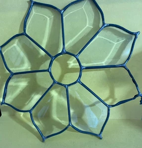 Handgefertigtes KLARES Buntglasstück abgeschrägtes Glas - 2 Stück fehlen FÜR TEILE - Bild 1 von 4