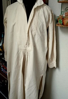 chemise chanvre ancienne plissée à l'ongle , lettres brodées - Photo 1/4