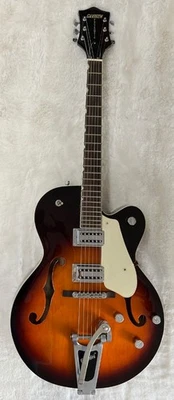 Guitarra Eléctrica Gretsch 2007 Modelo G5120SB Cuerpo Hueco, Sunburst con Estuche Foto 1 de 4