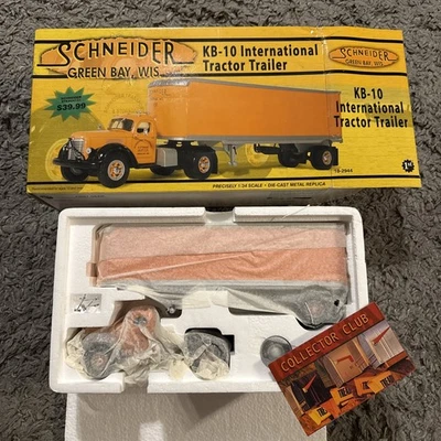Schneider Green Bay WS KB-10 International Tractor Trailer Replica NEW Open Box - Image 1 of 4