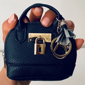 NWT Gorgeous Black Pu Leather Purse Bag Charm Lobster Keyring Key Ring Keyholder - Picture 1 of 12