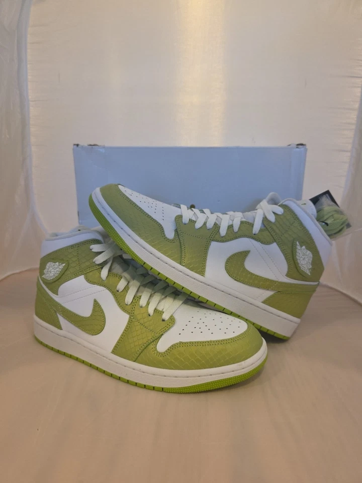 Jordan 1 Mid SE Piel de Serpiente Talla 12W/10.5M (DS) Foto 1 de 4