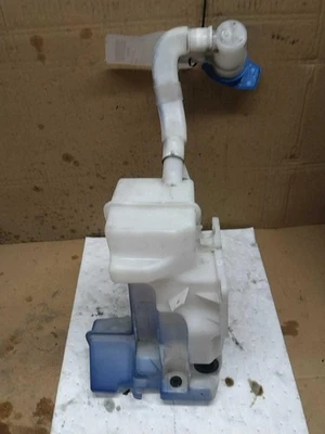 Used Washer Fluid Reservoir fits: 2017 Volkswagen Passat  Grade A Foto 1 de 4