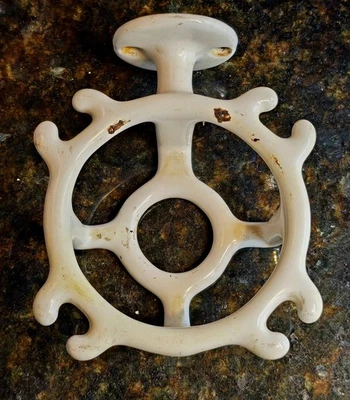 Antiguo soporte de cepillo de dientes de jabón para taza de baño de porcelana de hierro fundido montaje en pared de colección Foto 1 de 4