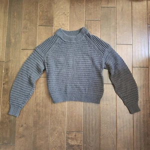Universal Thread Girls Junior Gray Knit Sweater - Size M - Picture 1 of 15