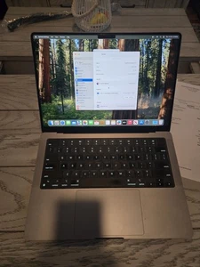 Macbook Pro M3 14 inch 16GB 512GB - Afbeelding 1 van 3