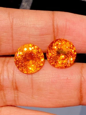Par de piedras preciosas sueltas redondas de granate espesartina naranja Fanta natural de 12,16 quilates Foto 1 de 3
