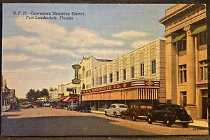 FORT LAUDERDALE FL~DOWNTOWN SHOPPING DISTRICT WOOLWORTH OLD CARS~LINEN POSTCARD - Picture 1 of 2