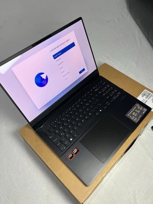 ASUS Vivobook S Laptop 15" 3K OLED Ryzen 7 8845HS 16GB 512GB Radeon 780M 5M WRTY - Image 1 of 4