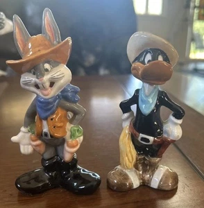Bugs Bunny And Daffy Duck Salt Shakers Makers Mark C.I.C. Warner Bros 1993 - Picture 1 of 3