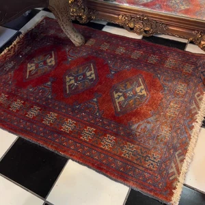 Vintage Hand Knotted Woven Turkish Rug Red Navy Blue Boho 33.5" x 24.5" - Picture 1 of 7