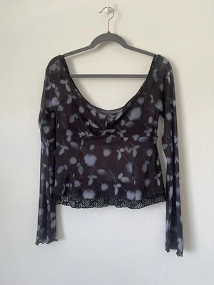 Top Silence + Noise Urban Outfitters Daphne hombro frío transparente estilo Y2K nuevo sin etiquetas Foto 1 de 4