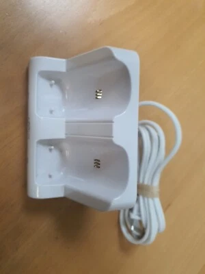 Nyko Charge Charging Station 87000-A50 for Nintendo Wii Controllers Wiimotes - Image 1 of 3
