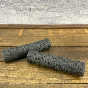 Vintage Schwinn Grips S Stamp BMX XS MTB Mountain BMX 1990s 90s A2 - Picture 1 of 9