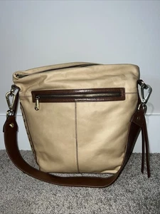 Hobo International Beige Leather Shoulder Bag Stitching New NWT Purse - Picture 1 of 6