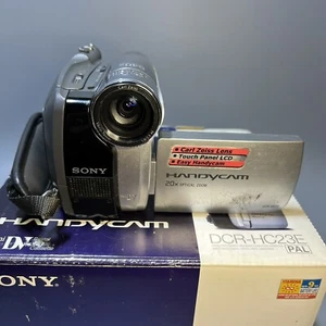 Sony DCR-HC23E MiniDV Handycam videocamera videocamera - argento - scatola - Foto 1 di 16