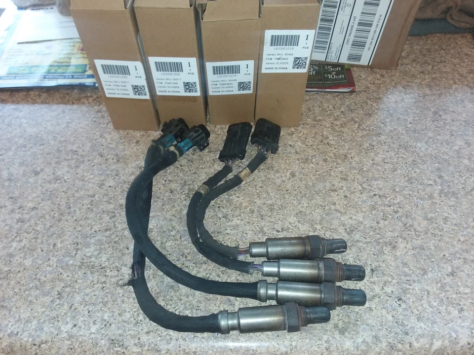 1998 GMC YUKON O2 ДАТЧИК 2 ВВЕРХ ПО ТЕЧЕНИЮ 2 ВНИЗ ПО ТЕЧЕНИЮ ЦЕНА СНИЖЕНА СЕГОДНЯ! - Изображение 1 из 1