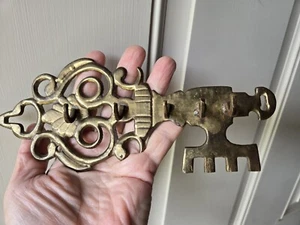 Portachiavi vintage in ottone con 5 ganci larghi 7" - Foto 1 di 4