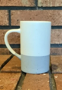 Mora Keramik 12 Unzen Kaffeebecher Spülmaschinen-/Mikrowellengeeignet grau/weiß gesprenkelt - Bild 1 von 4