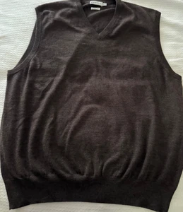 Hombre TALLA 2XL 100% Lana Merino Peter Millar Marrón Cuello en V Suéter Chaleco Academia - Imagen 1 de 7