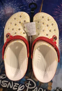 Disney World POPCORN CROCS taglia m9/w11 SPEDIZIONE SICURA - TAGLIA DIFFICILE DA TROVARE! - Foto 1 di 2
