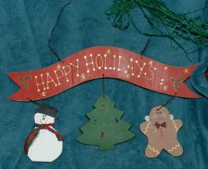 NICE WOOD WALL HANGING SIGN! "HAPPY HOLIDAYS" Snowman/Tree/Gingerbread Man - Picture 1 of 1