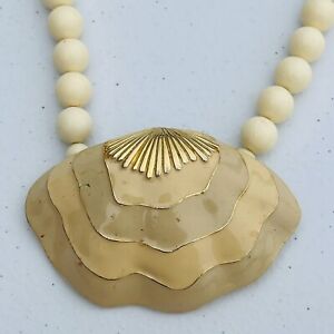 Vintage Giant Mocha Tan and Gold Sea Shell Choker Statement Fashion Necklace