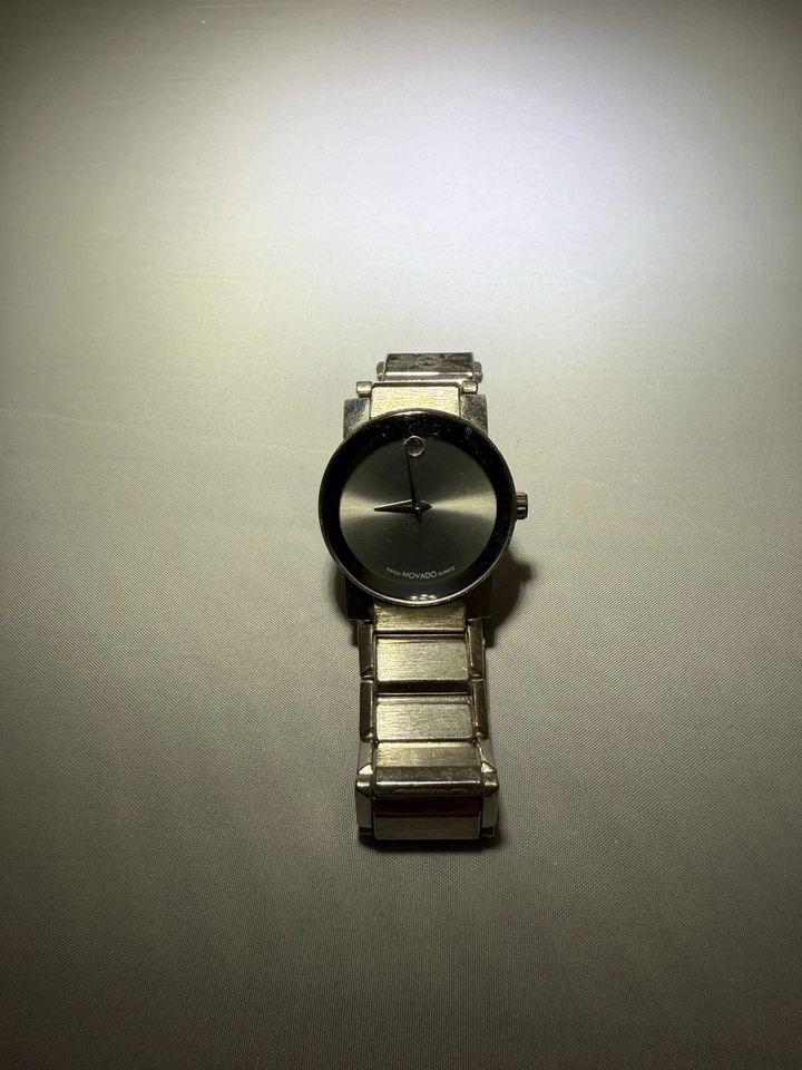 Reloj de cuarzo plateado resistente al agua Movado todo acero inoxidable T4A4028k Foto 1 de 4