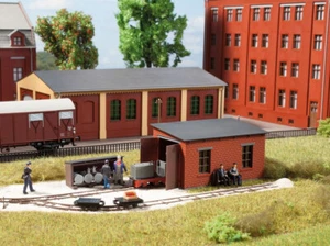 HS  Auhagen 41708 Feldbahnlokschuppen mit Tankstelle  Bausatz HO - Bild 1 von 2