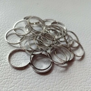 30 piezas Anillo de latón pequeño / chapado en acero inoxidable para propósito - Imagen 1 de 7