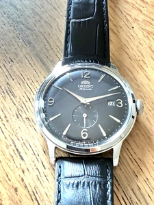 ORIENT Bambino small seconds nero Gen.2 RA-AP0005B10B - Foto 1 di 6