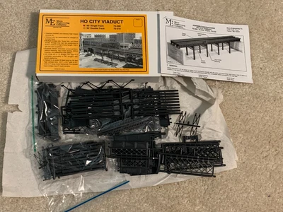 Micro Engineering HO Kit 75-509 - 90 Ft Single Track City Viaduct - Extra Parts - Image 1 of 4