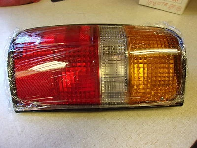 NEW Toyota 1989-95 Pickup Tail Light Brake Lamp LH Left 81550-89166 - Image 1 of 3