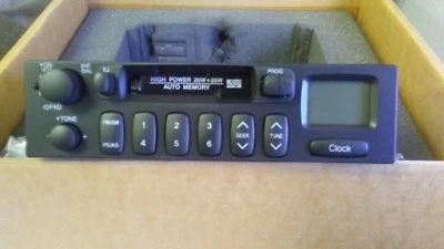 Conjunto de audio/radio Kia Rio 2002 UK2AA6686XR Foto 1 de 3