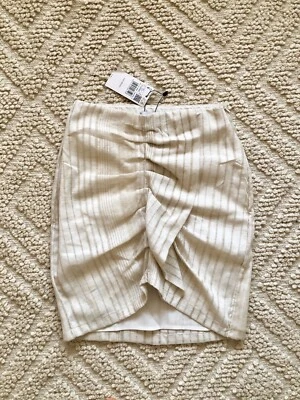 NUEVA CON ETIQUETAS MINI FALDA MANGO Beige Rayas MEZCLA DE LINO ASIMÉTRICO VOLANTE Talla S 6 8  Foto 1 de 4