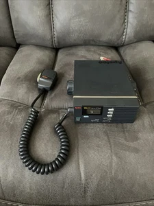 Raytheon Apelco VXL 5150 VHF-FM Radiotelephone Marine Radio w/Mic. - Picture 1 of 5