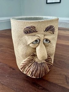 Vintage Steinzeug Keramik bärtiger Mann Gesicht Übertopf Topf Vase signiert große Nase Spaß! - Bild 1 von 9