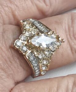 Gold Tone White Gemstone Ring Jewelry Sz 11 K23
