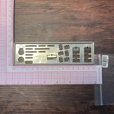 Protector de E/S ATX para placa base desconocida placa posterior de E/S Foto 1 de 2