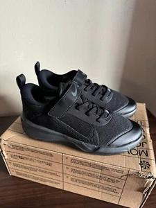 ***New NIKE OMNI MULTI-COURT (PS) US 12c - Picture 1 of 5